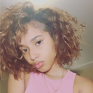 Meet your Posher, Mia